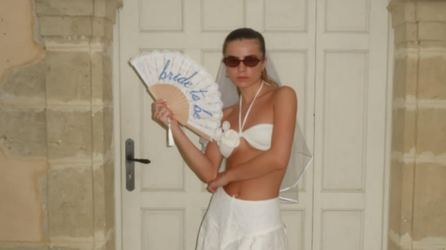 Cantora Giulia Be