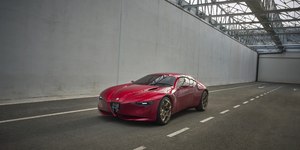 Alfa Romeo revela esportivo com V6 híbrido e quatro lugares