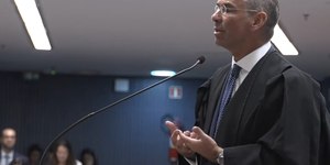 Defesa de Braga Netto pede anulação do processo e contesta Cid