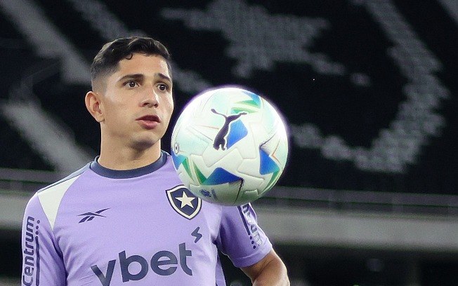 Camisa 10 do Botafogo, Savarino é arma do Botafogo na luta pelo bi da Libertadores