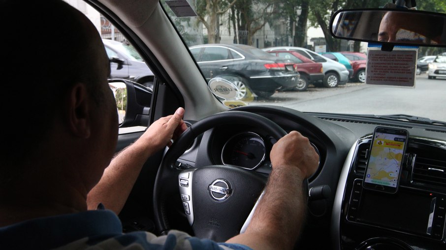 Motoristas de aplicativo no Rio não poderão cobrar taxa extra para uso de ar-condicionado