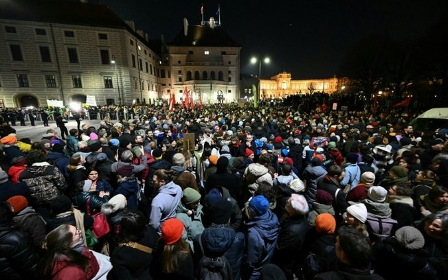 Manifestação contra a extrema direita em Viena, Áustria, em 9 de janeiro de 2025