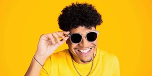 JBL tem óculos com som e preço aparece com desconto na Amazon