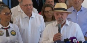 Lula e Flávio Bolsonaro vão disputar o segundo turno