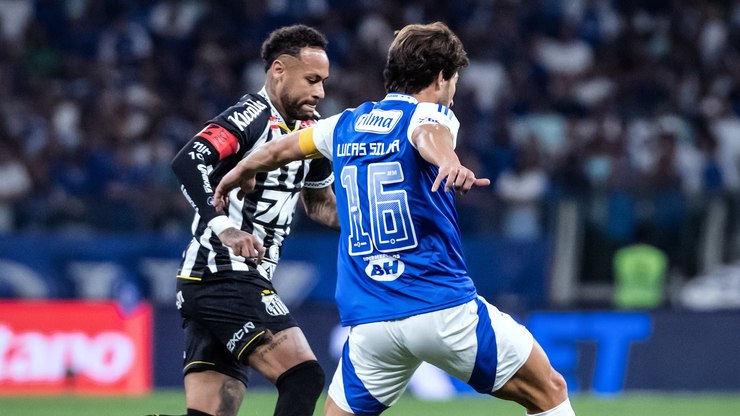 Com Neymar apagado, Santos vira sobre o Cruzeiro no Brasileirão
