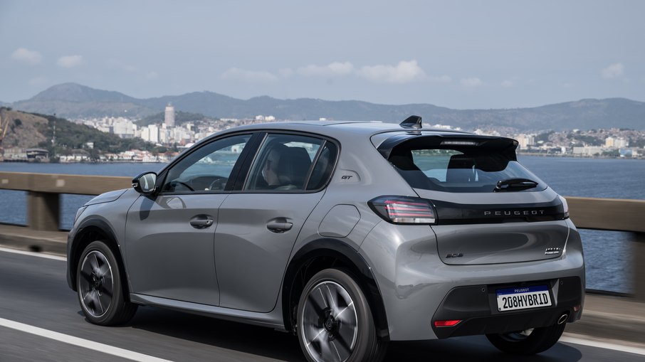 Peugeot 208 GT Hybrid 2026