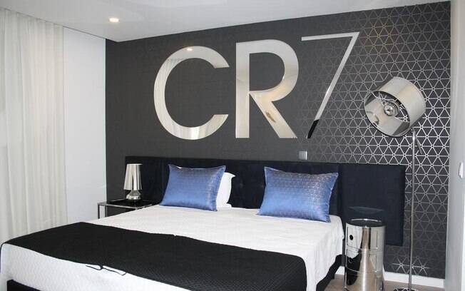 O jogador Cristiano Ronaldo fez uma parceria com uma rede hoteleira para criar o Pestana CR7 Lisboa, em Portugal