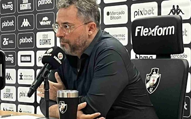 Alexandre Mattos admite culpa na eliminação do Vasco, mas descarta problemas internos com outros profissionais 