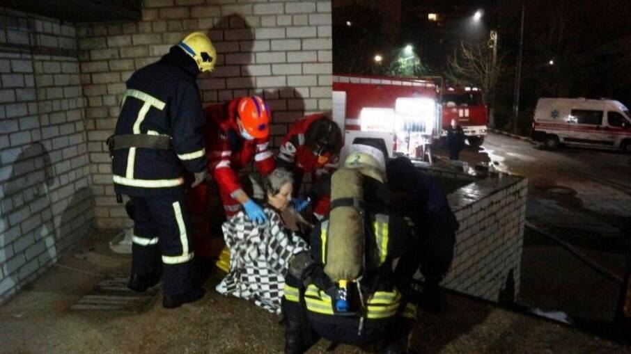 Os bombeiros conseguiram salvar oito pessoas