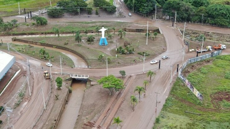 Netto Donato apresenta plano de R$ 400 milhões a Tarcísio para combater enchentes em São Carlos