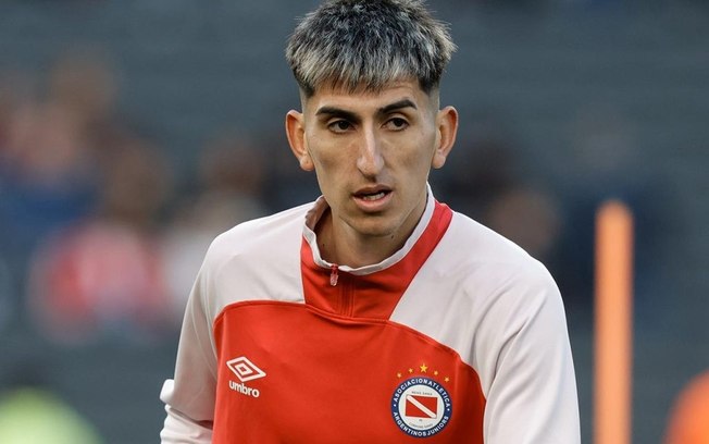 Alan Lescano defende o Argentinos Juniors, da Argentina