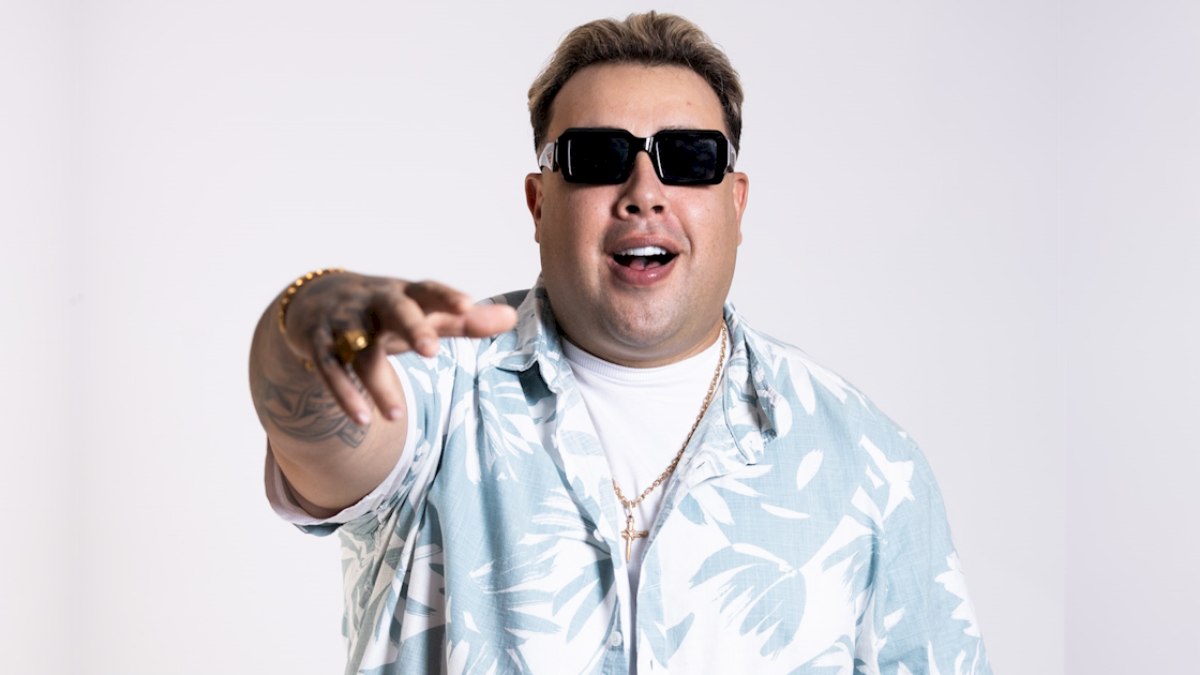 Zuza desabafa sobre os desafios no inédito single 'Quem Tá É Noix' Zuza desabafa sobre os desafios no inédito single 'Quem Tá É Noix'