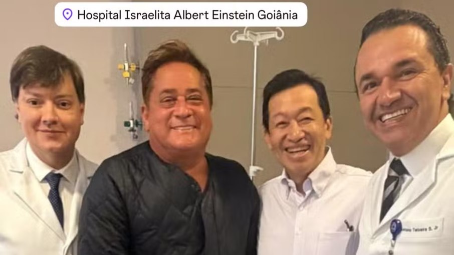 Leonardo com médicos após procedimentos