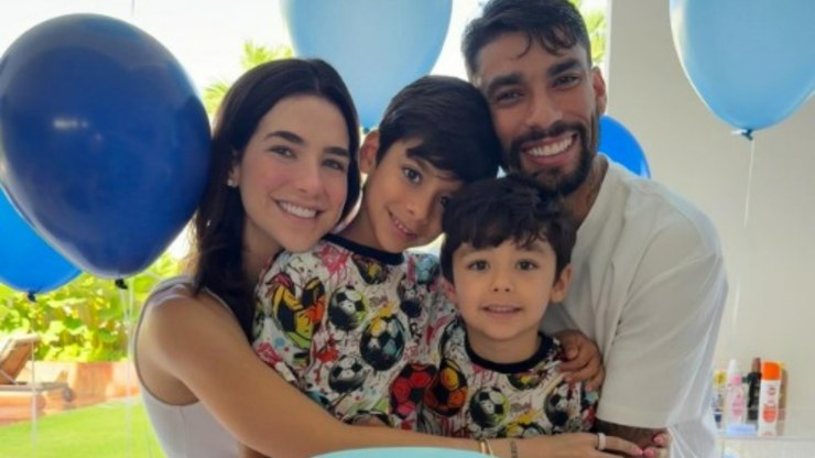 Lucas Paquetá e Duda Fournier celebram aniversário de filho