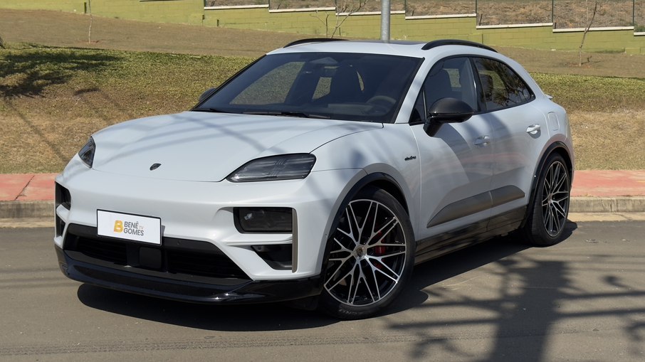 Porsche Mancan Turbo EV 2025