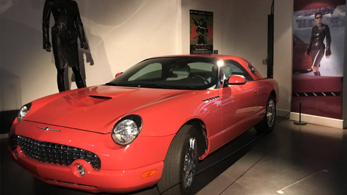 A história de Ray Charles com o Ford Thunderbird no Salão de Detroit