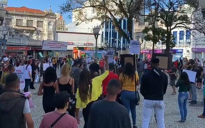 Manifestantes se uniram no Largo do Rosário, em ato inspirado pelo 'Vidas negras importam'