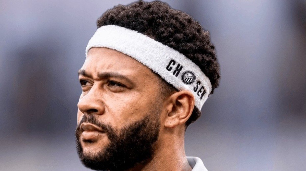 Corinthians reabre conversa com Depay, e pode ter reviravolta