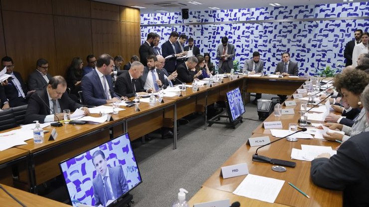 Sem consenso, Câmara adia votação do PL Antifacção