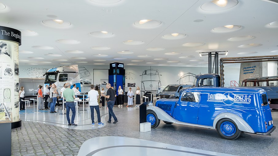 Mercedes 130 anos de veículos comerciais Mercedes 130 anos de veículos comerciais