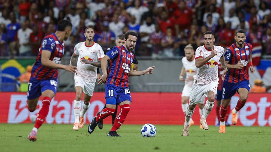 Everton Ribeiro teve uma assistência na vitória sobre o Bragantino