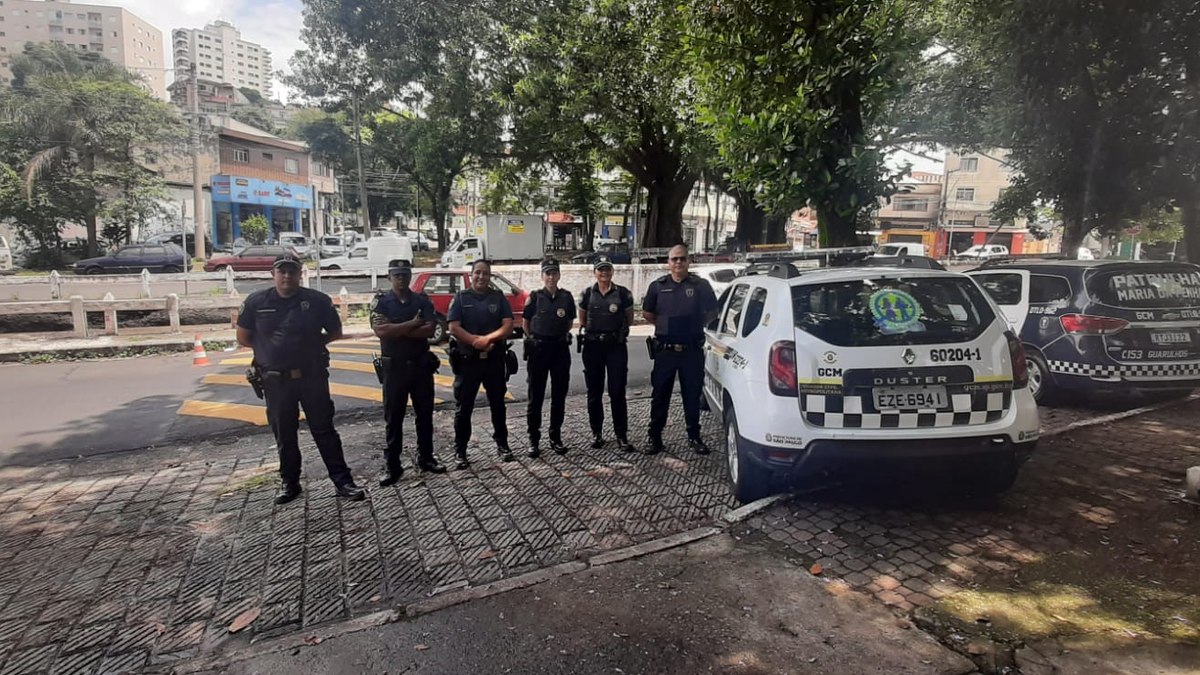 O agressor conseguiu sair pelos fundos da residência e correr pelas vielas de uma comunidade próxima. O agressor conseguiu sair pelos fundos da residência e correr pelas vielas de uma comunidade próxima.