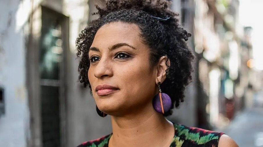 Série com Dira Paes e Zélia Duncan narra vida e legado de Marielle Franco