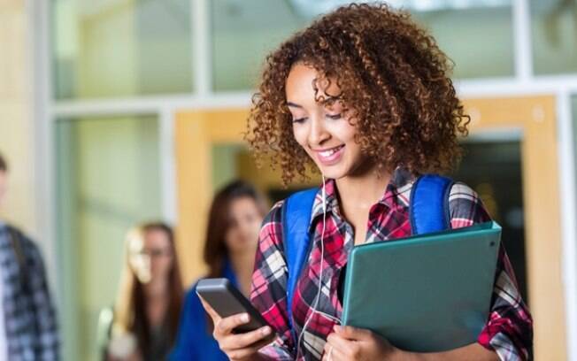 Quase metade dos jovens brasileiros não controla suas finanças