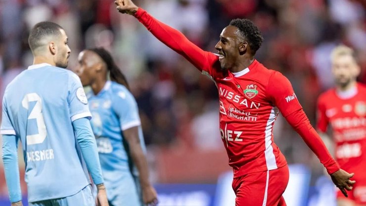 Ex-Flamengo%20%C3%A9%20convocado%20pelos%20Emirados%20%C3%81rabes%20e%20pode%20fazer%20estreia%20oficial