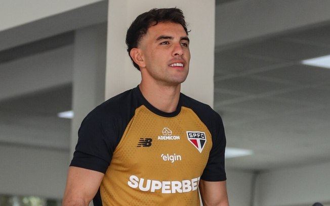 Argentino não conseguiu transferência após sondagem do Racing e permanece fora da rotina do elenco Argentino não conseguiu transferência após sondagem do Racing e permanece fora da rotina do elenco