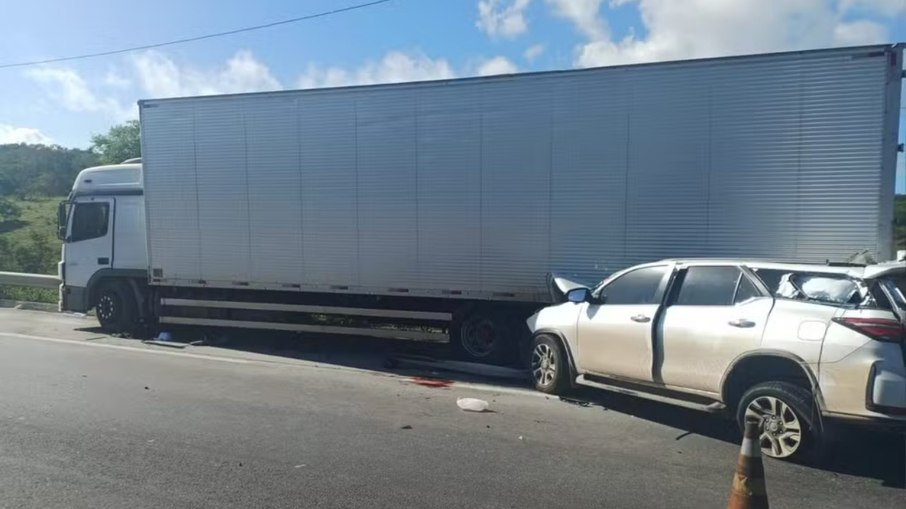 Zau O Pássaro morre em acidente Zau O Pássaro morre em acidente