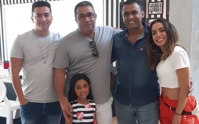 Anitta e família