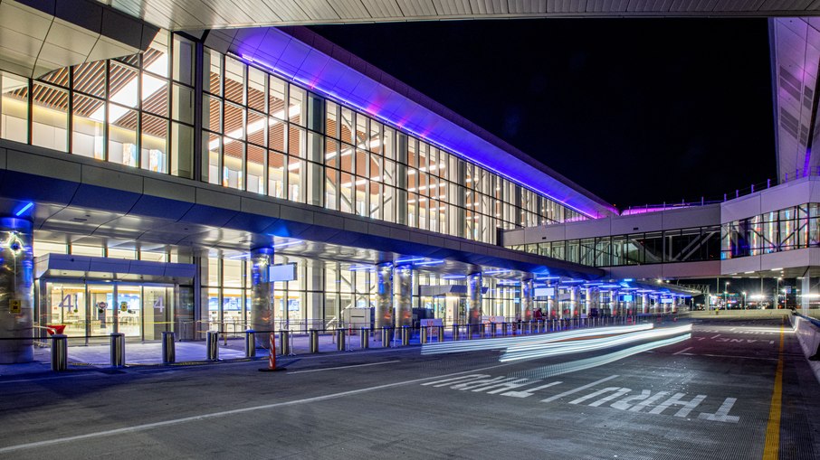 Novo Terminal C de noite