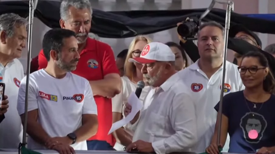 Lula durante comício em Maceió