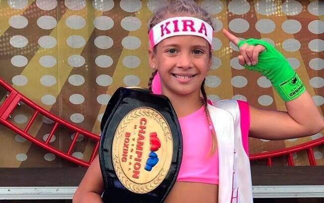 A Pantera Cor de Rosa colocou os meninos no bolso: a jovem de apenas nove anos ganhou todas as lutas que competiu