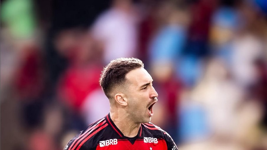 Léo Ortiz durante jogo contra o Palmeiras