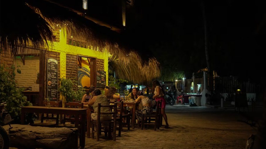 Turistas em um bar em Mazunte, Oaxaca Turistas em um bar em Mazunte, Oaxaca