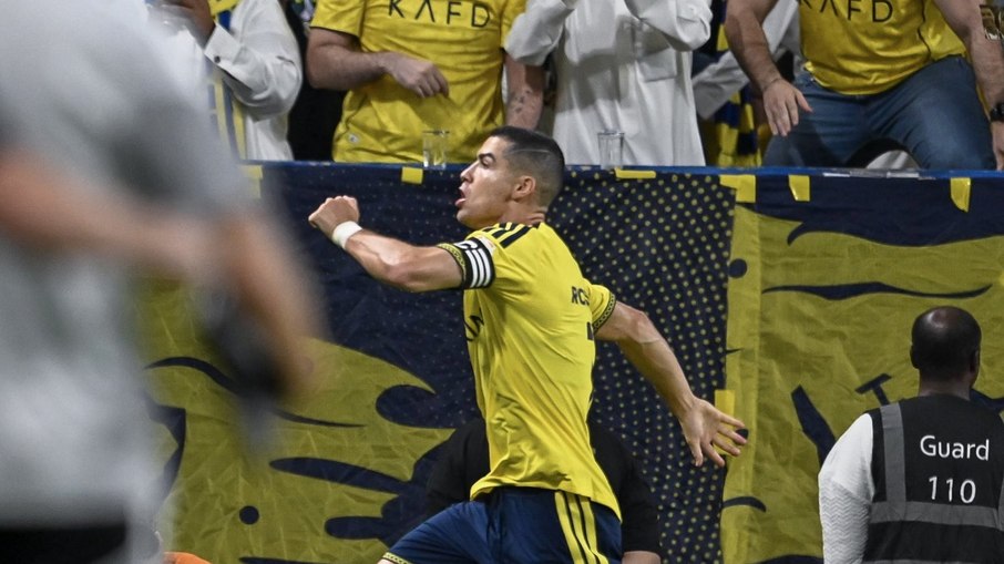 CR7 marca pelo Al-Nassr horas antes de suspensão em Portugal