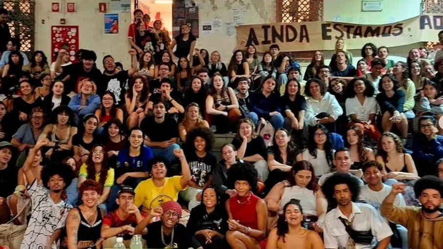Parte dos alunos que estão na unidade desde a última quarta-feira