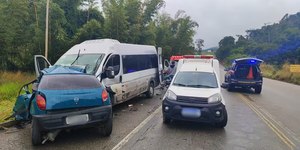 Acidente na BR-116 deixa cinco mortos e seis feridos em MG