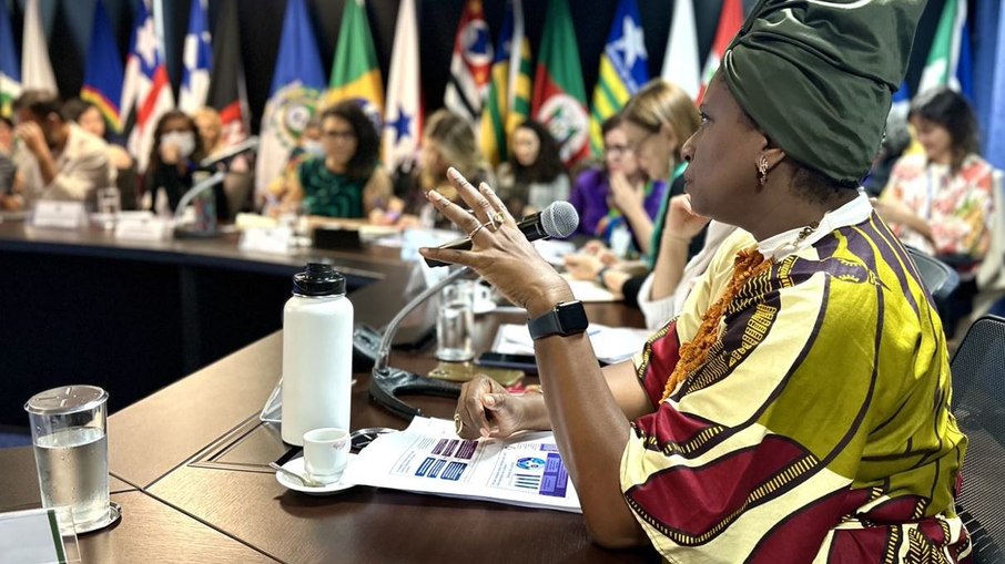 Reunião discute participação feminina na política Reunião discute participação feminina na política