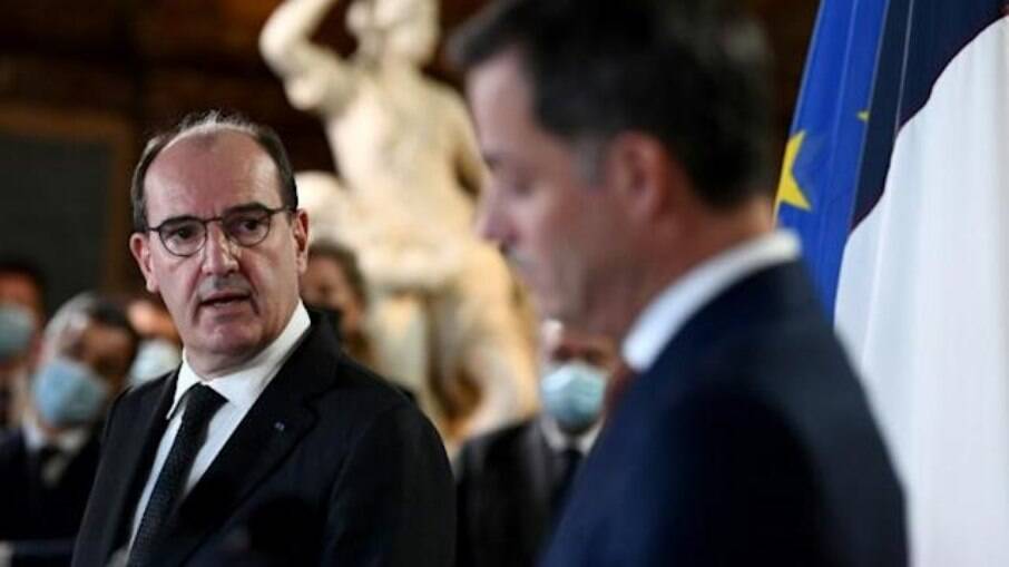 Primeiro-ministro da França pega Covid e deixa políticos em quarentena