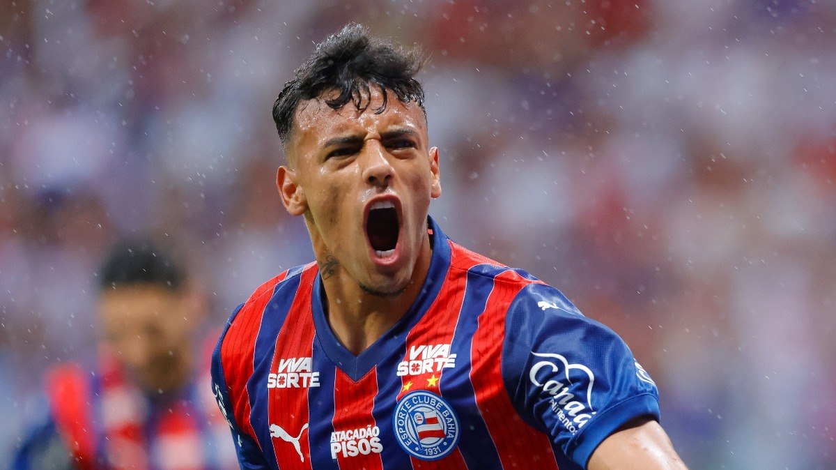 Luciano Rodríguez comemora seu último gol pelo Bahia contra o Confiança, na final da Copa do Nordeste Luciano Rodríguez comemora seu último gol pelo Bahia contra o Confiança, na final da Copa do Nordeste