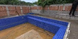 Resort do tráfico com piscina e churrasqueira é descoberto no RJ