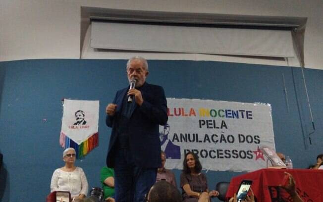 Lula participou de relançamento de livro lançado em 2018, quando ele ainda estava preso