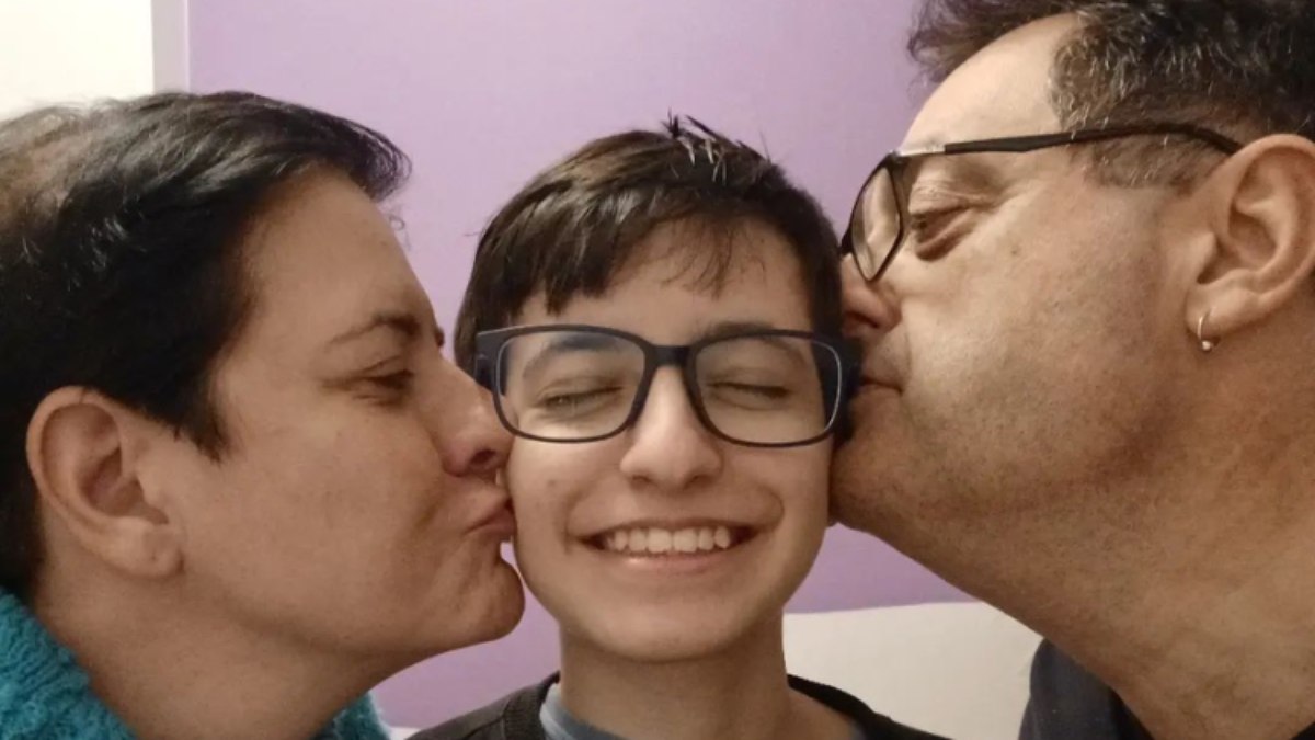 O amor mais puro entre pai e filho: homem trans larga tudo para