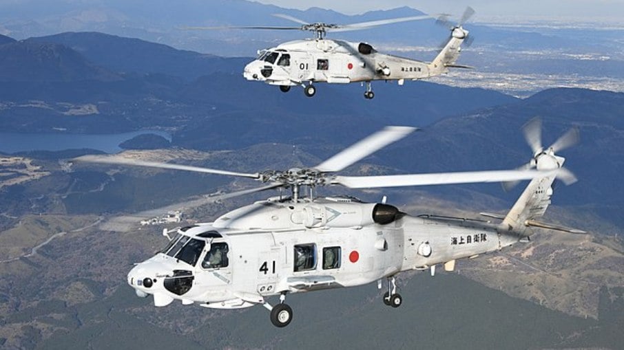 Helicópteros do modelo SH-60K e SH-60J