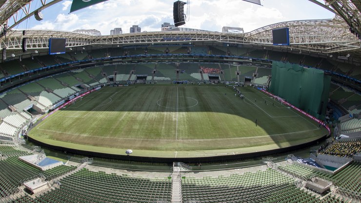 Palmeiras bane torcedor por ato racista em jogo da Libertadores