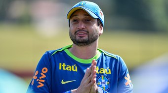 Arthur%20Elias%20%C3%A9%20indicado%20a%20Bola%20de%20Ouro%20como%20melhor%20t%C3%A9cnico
