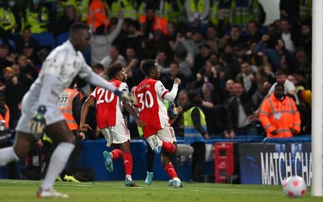 Nketiah faz dois e Arsenal vence o Chelsea em clássico londrino pela Premier League